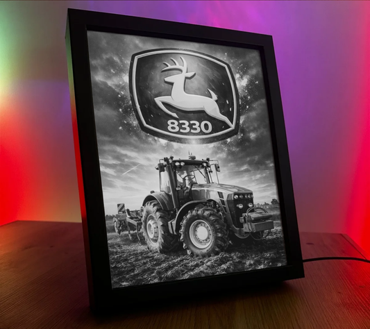 ObrazoLampka Traktor John Deere 8330 2